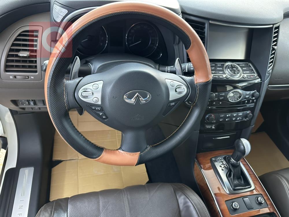 انفنتي QX70